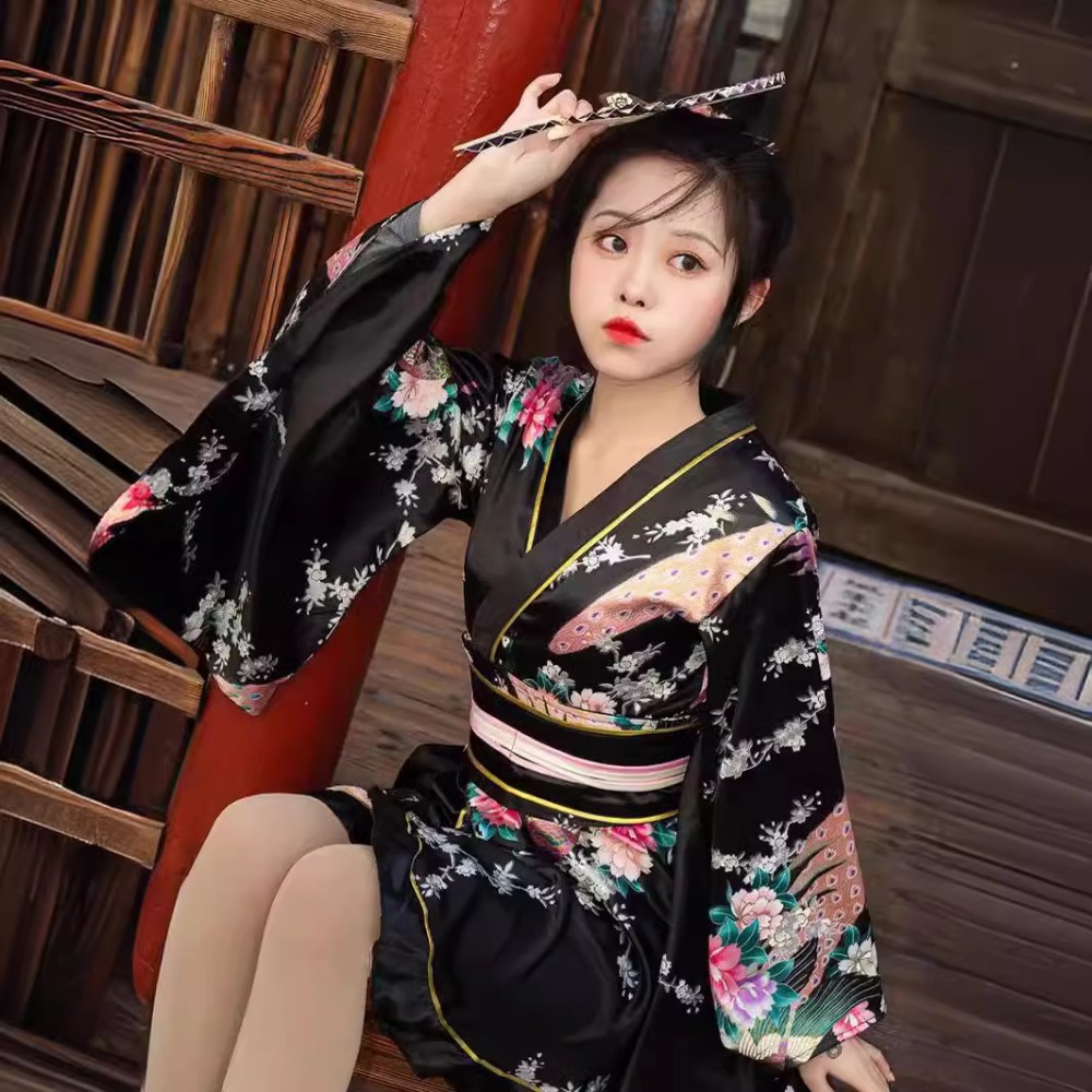Kimono Yukata Formal Merah Wan - Women Formal Wear Photoshoot ulasan dan harga