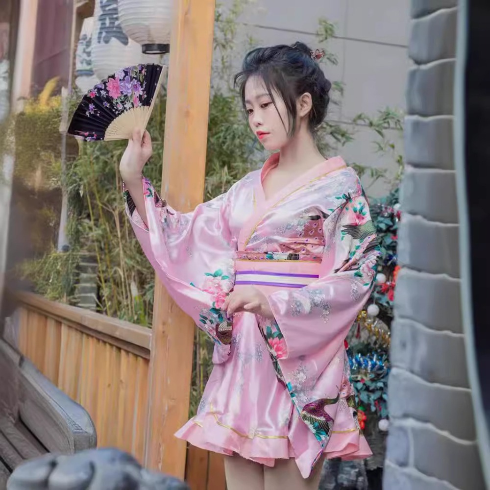 Kimono Yukata Formal Merah Wan - Women Formal Wear Photoshoot ulasan dan harga