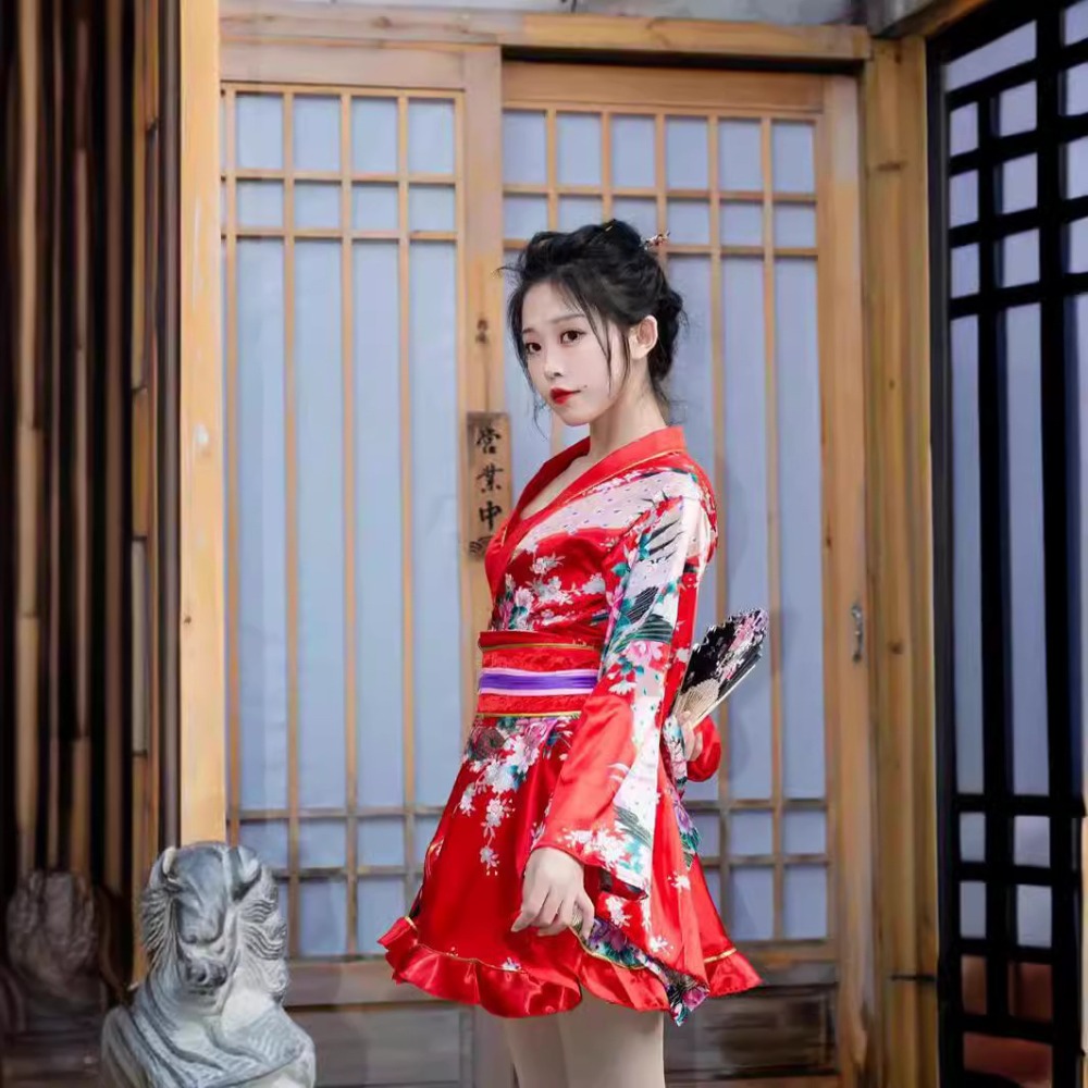 Kimono Yukata Formal Merah Wan - Women Formal Wear Photoshoot ulasan dan harga